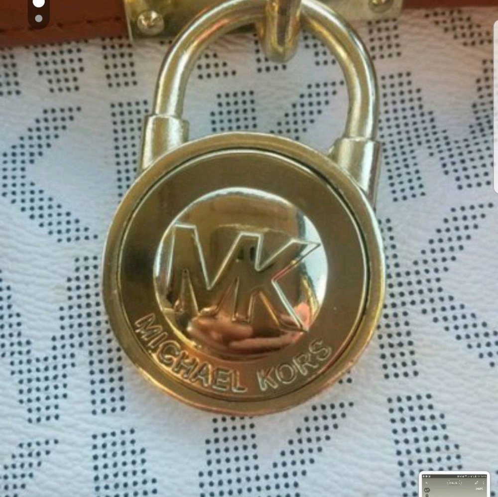 Purse - Picture 2 of 3